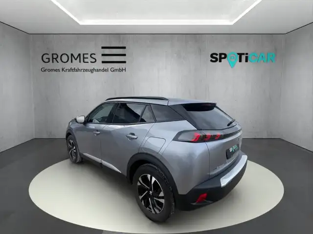 Peugeot 2008 view 5