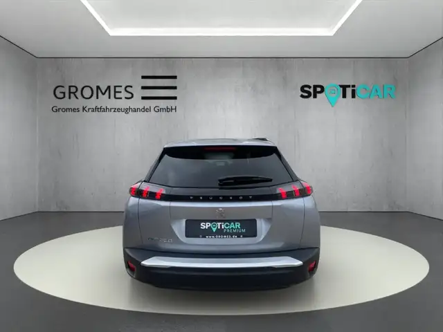 Peugeot 2008 view 4