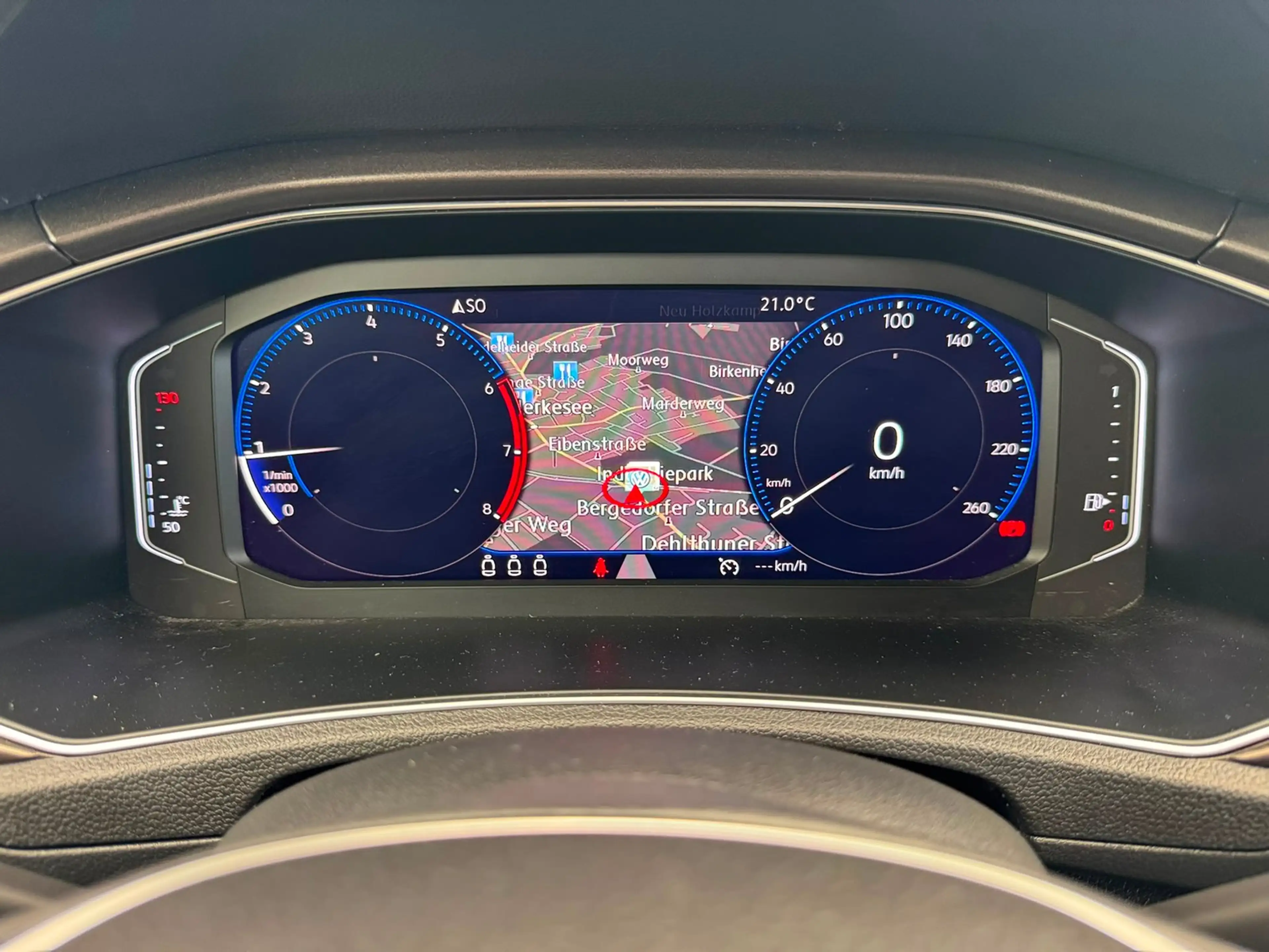 Volkswagen T-Roc Style 1.0TSI+AHK+STNDHZ+KAMERA+NAVI+ACC — photo 3