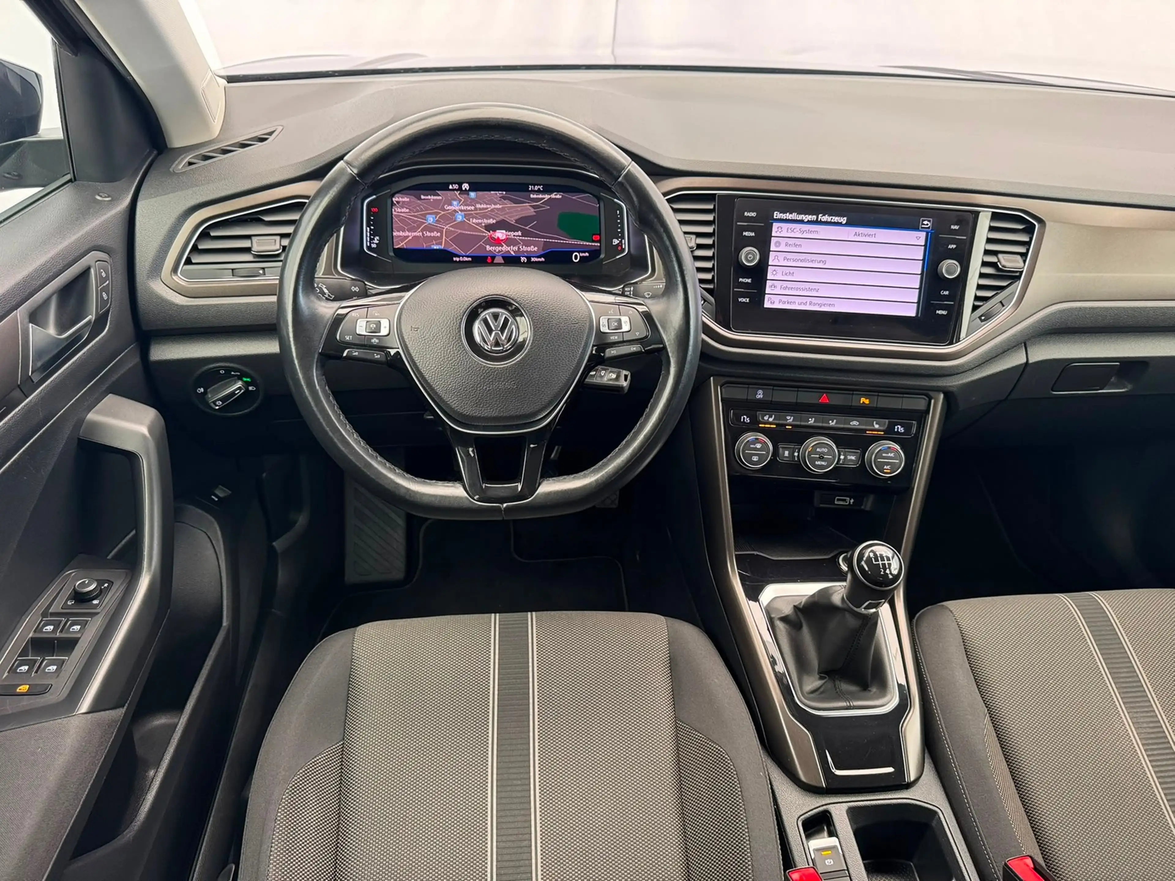 Volkswagen T-Roc Style 1.0TSI+AHK+STNDHZ+KAMERA+NAVI+ACC — photo 9