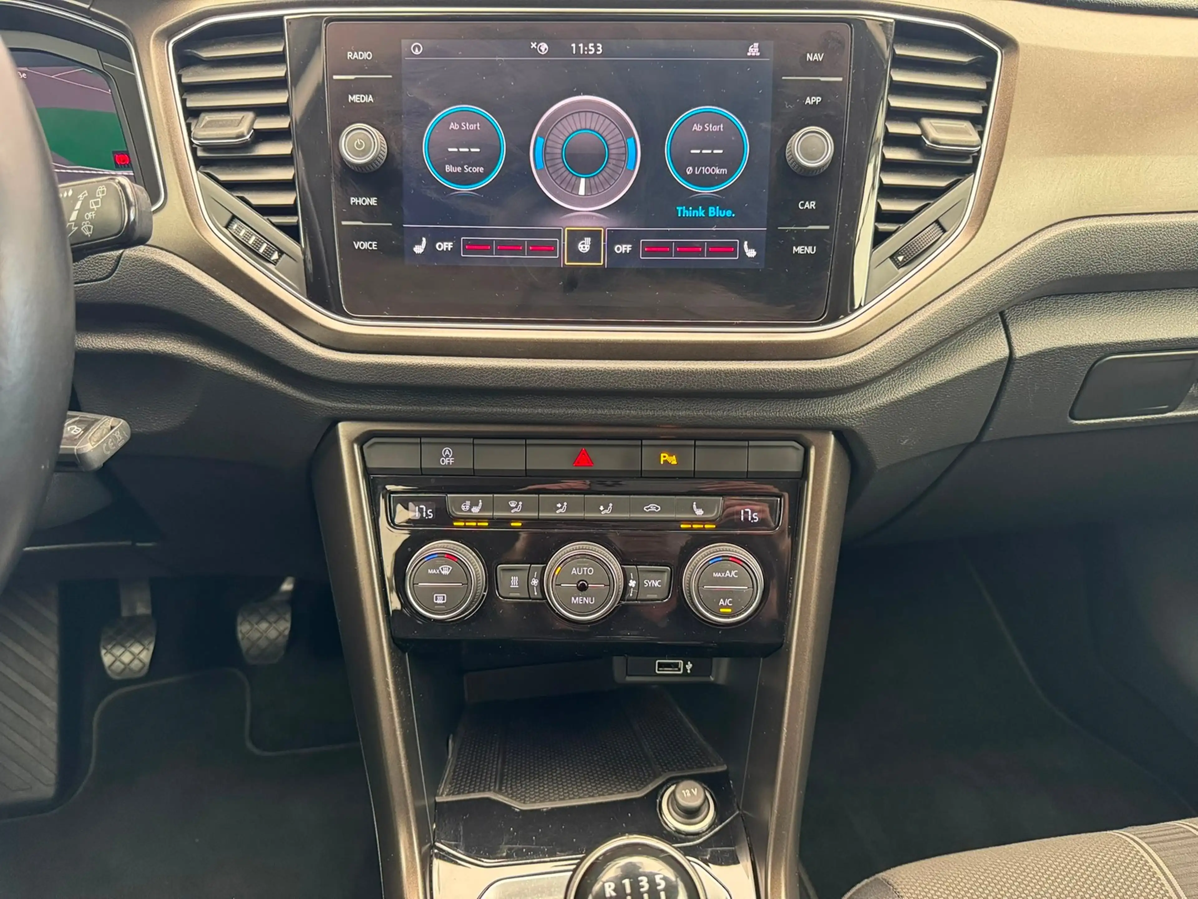 Volkswagen T-Roc Style 1.0TSI+AHK+STNDHZ+KAMERA+NAVI+ACC — photo 8
