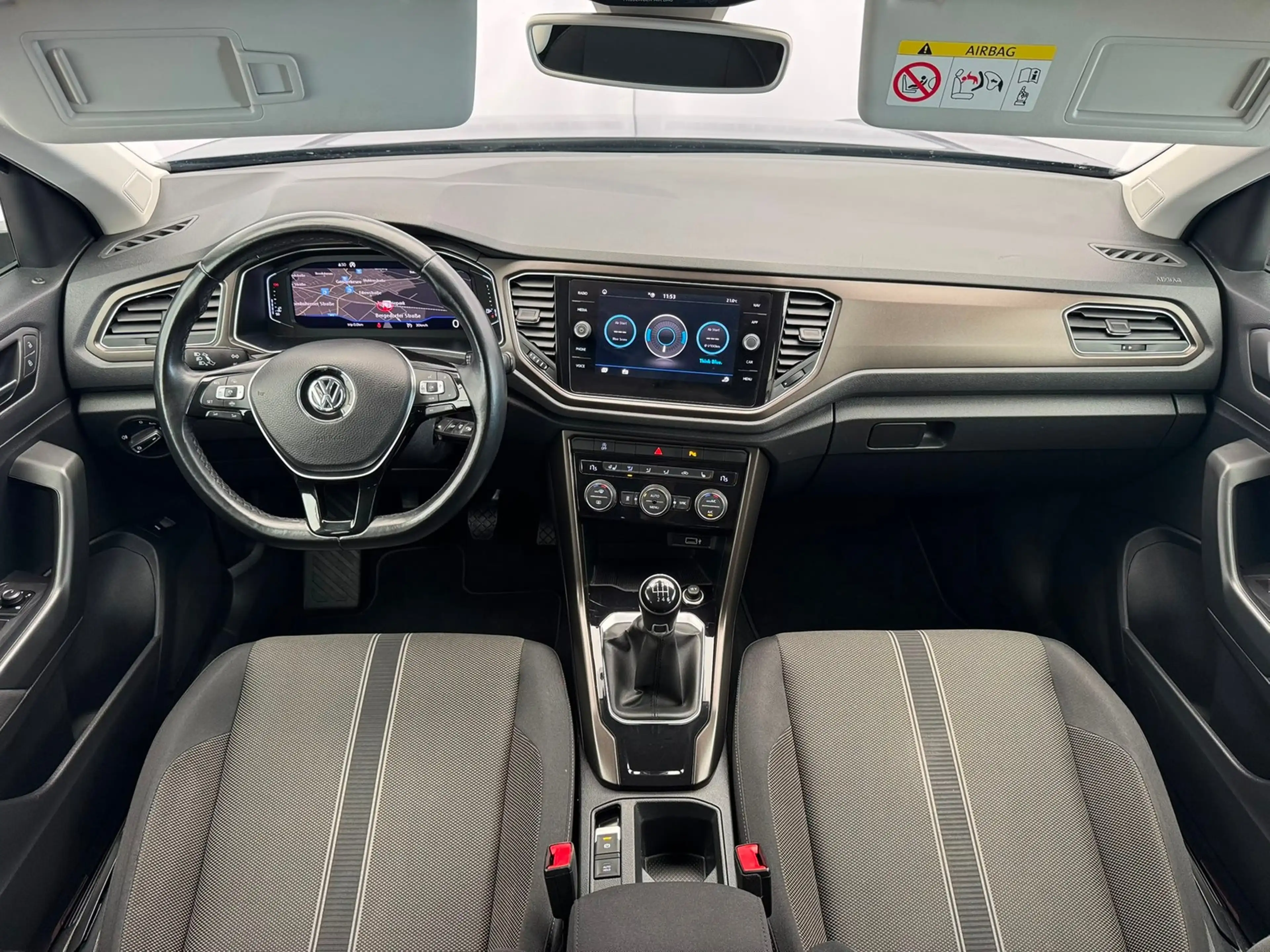 Volkswagen T-Roc Style 1.0TSI+AHK+STNDHZ+KAMERA+NAVI+ACC — photo 2