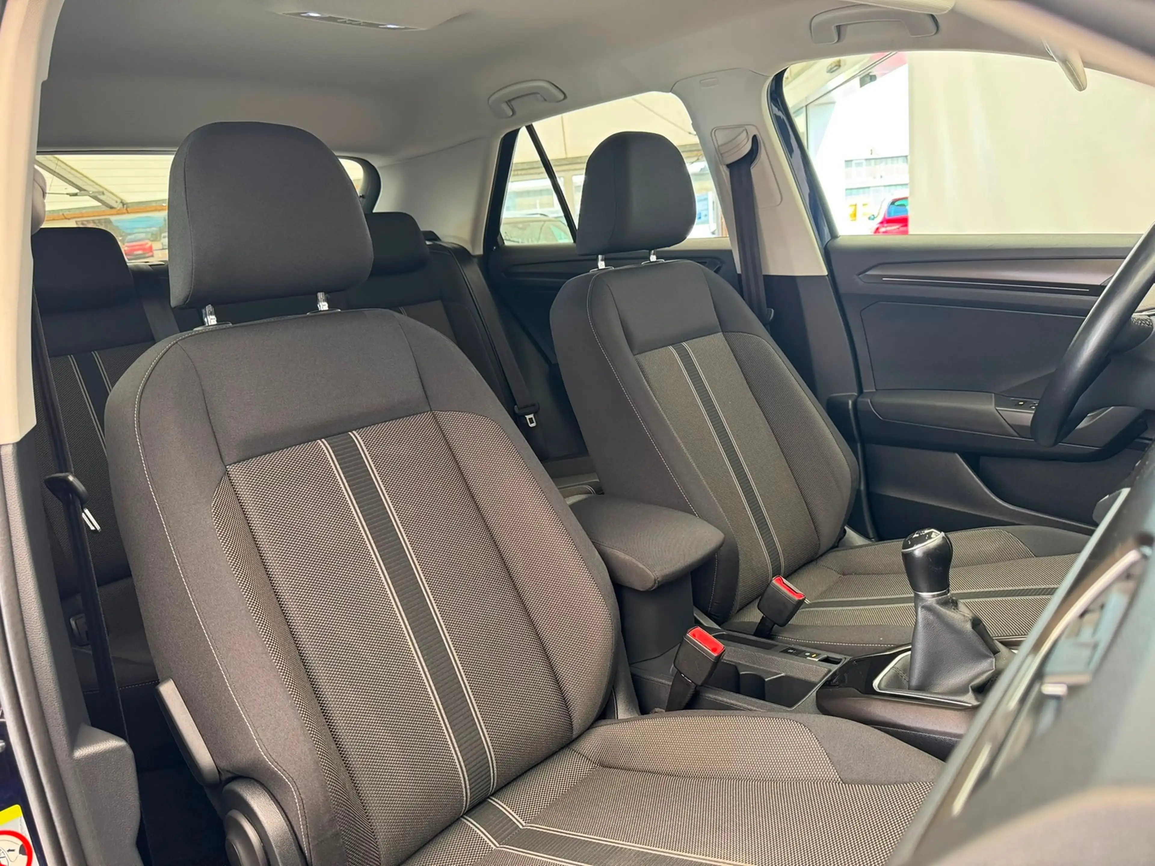 Volkswagen T-Roc Style 1.0TSI+AHK+STNDHZ+KAMERA+NAVI+ACC — photo 12
