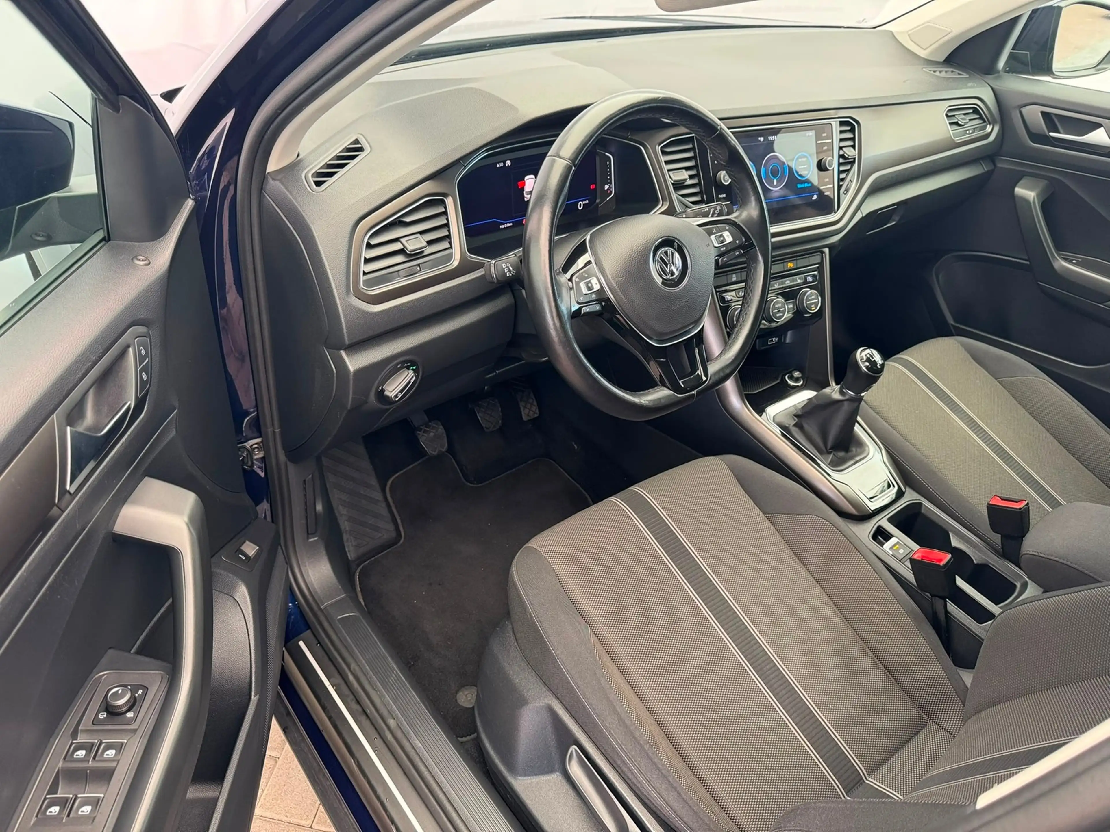 Volkswagen T-Roc Style 1.0TSI+AHK+STNDHZ+KAMERA+NAVI+ACC — photo 11