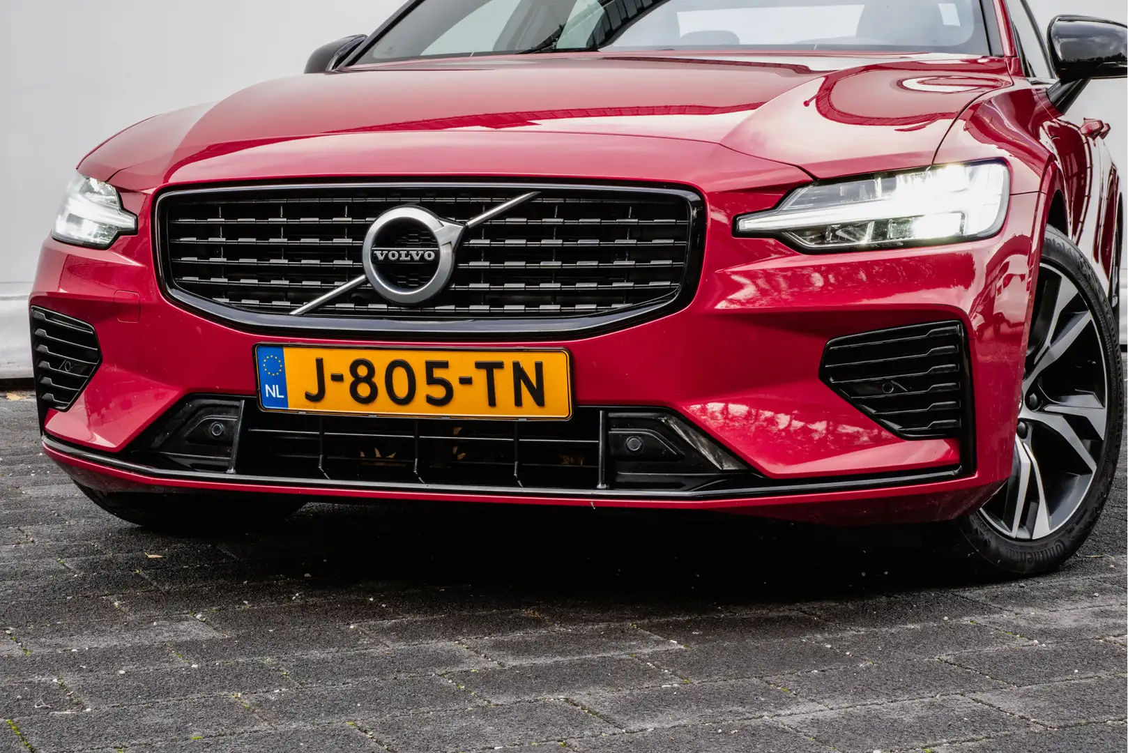 Volvo S60 2.0 Recharge T6 AWD R-Design Panoramadak/ Contours Rojo - 2