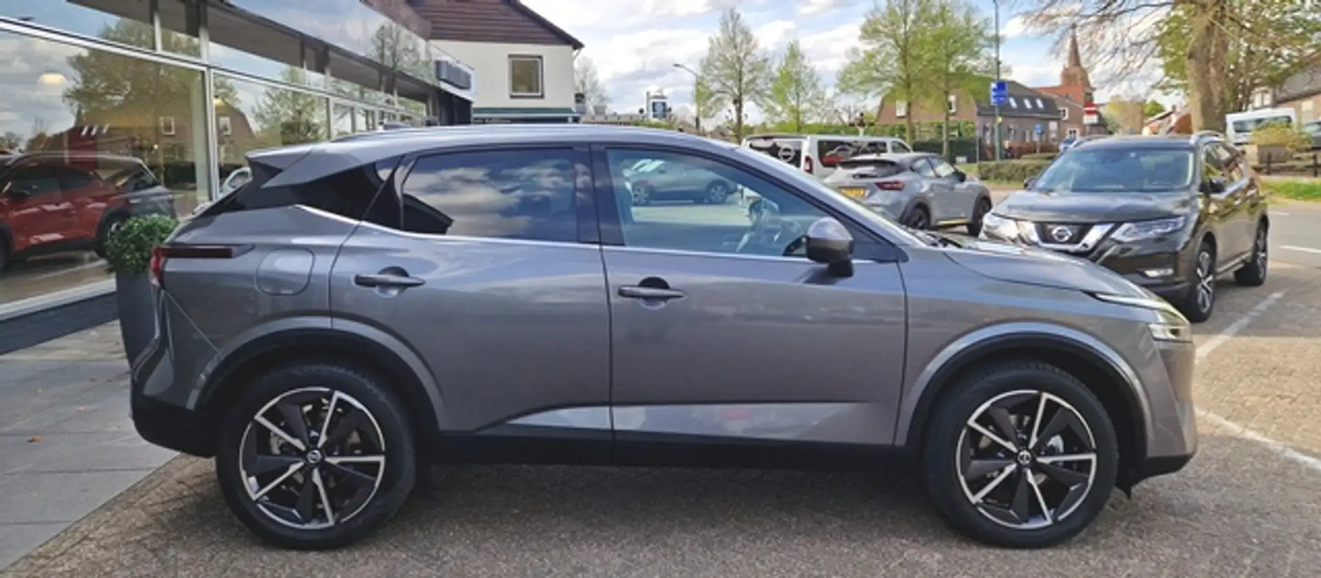 Nissan Qashqai 1.3 140PK DIG-Turbo Mild-Hybrid Tekna - Design Pac Gris - 2