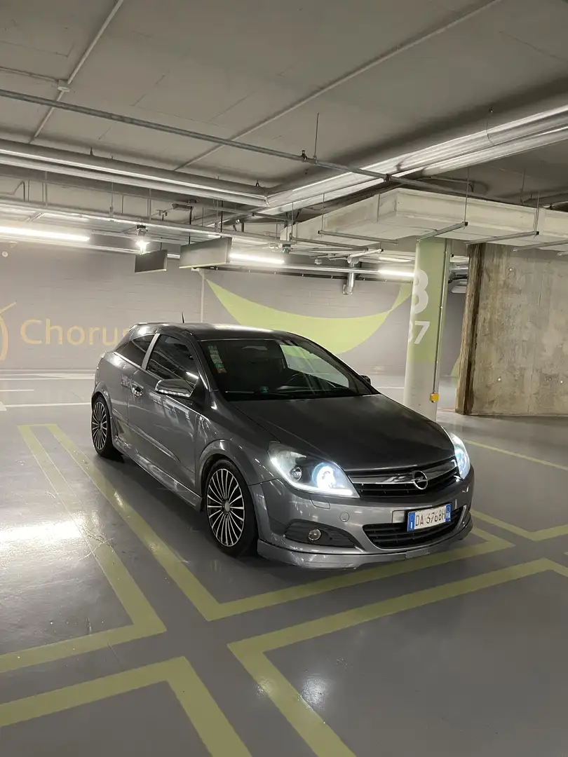 Opel Astra GTC 1.9 cdti Sport 150cv 6m - 2