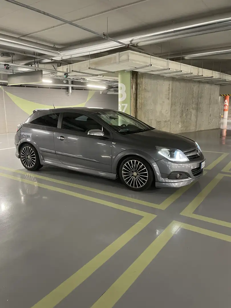 Opel Astra GTC 1.9 cdti Sport 150cv 6m - 1