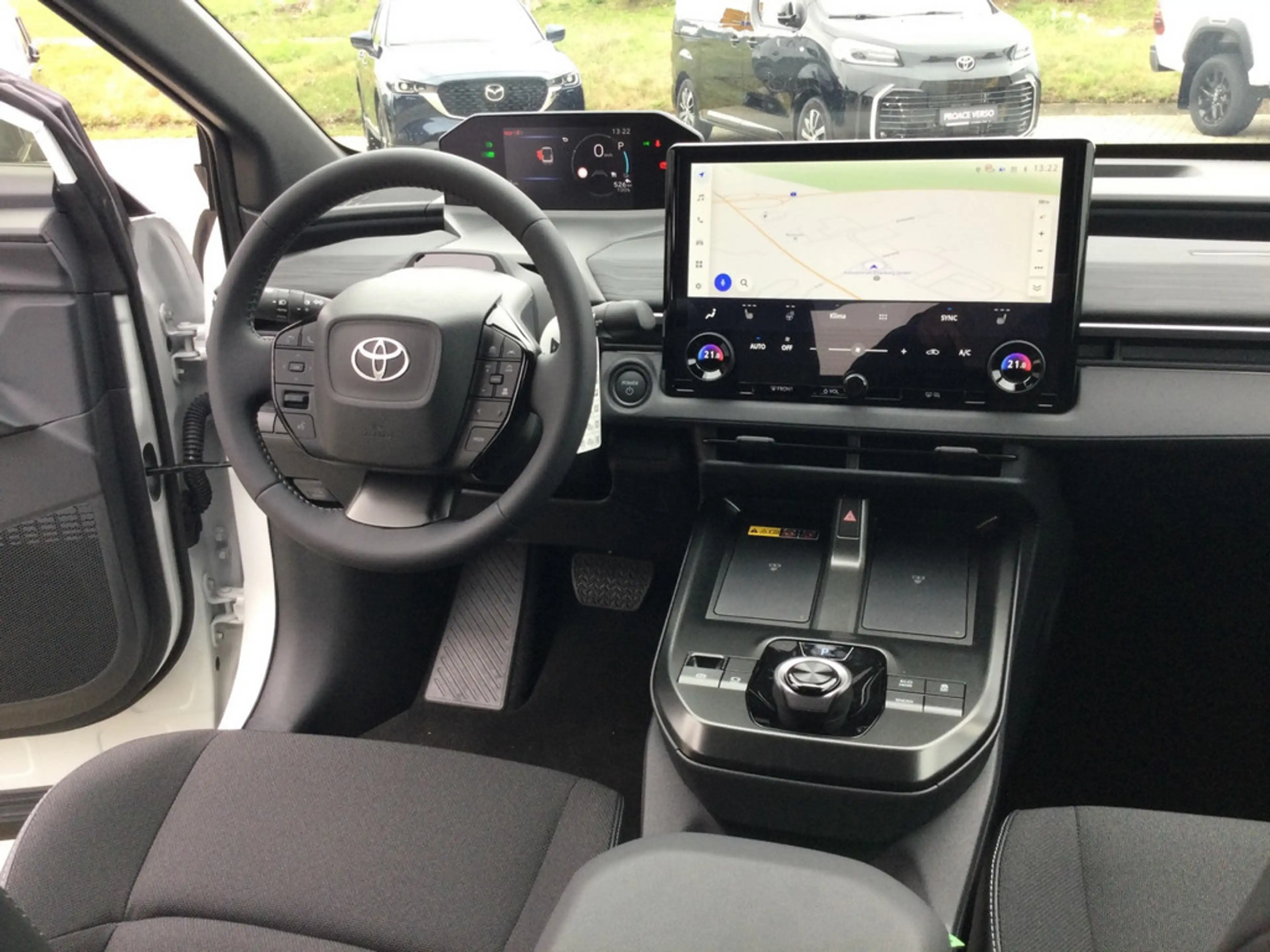 Toyota C-HR+ 165 kW Teamplayer NAVI ACC MATRIX-LED — photo 12