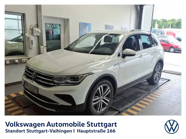 Volkswagen Tiguan Elegance 2.0 TSI DSG Kamera AHK Navi LED