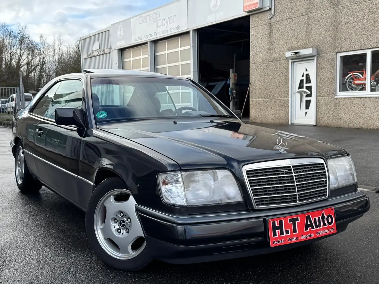 Mercedes-Benz CE 220 Ancetre/Tres Propres/158.000Kilometres! Schwarz - 2