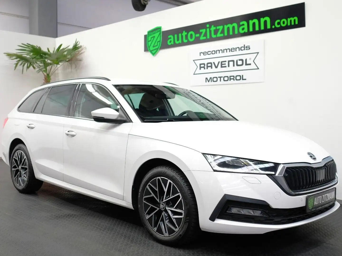 Skoda Octavia Combi Ambition/SITZ+LKRDHZ/NAVI/PDC/ACC/ Blanco - 1