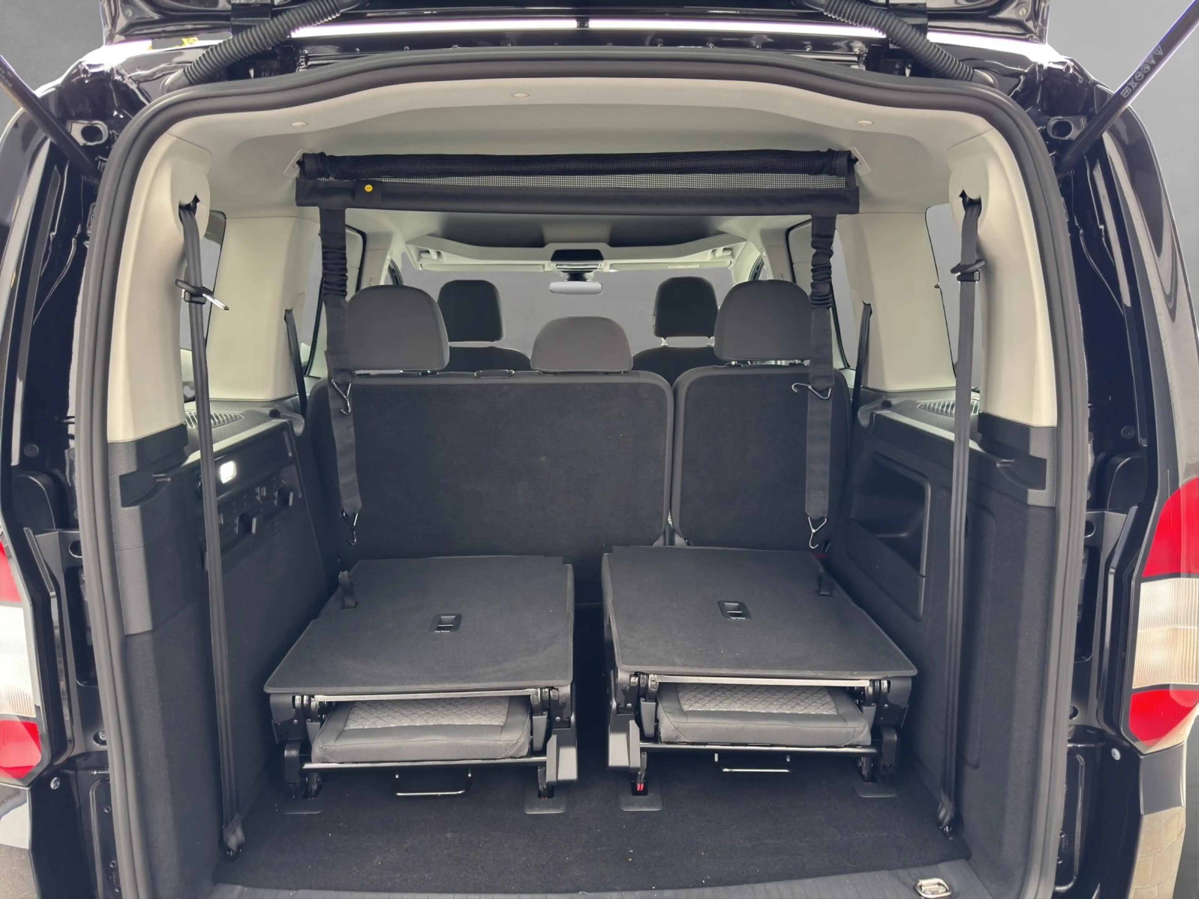 Ford Tourneo Connect 2.0 Aut./ACC/KAMERA/AHK/7-SITZE/ — photo 7