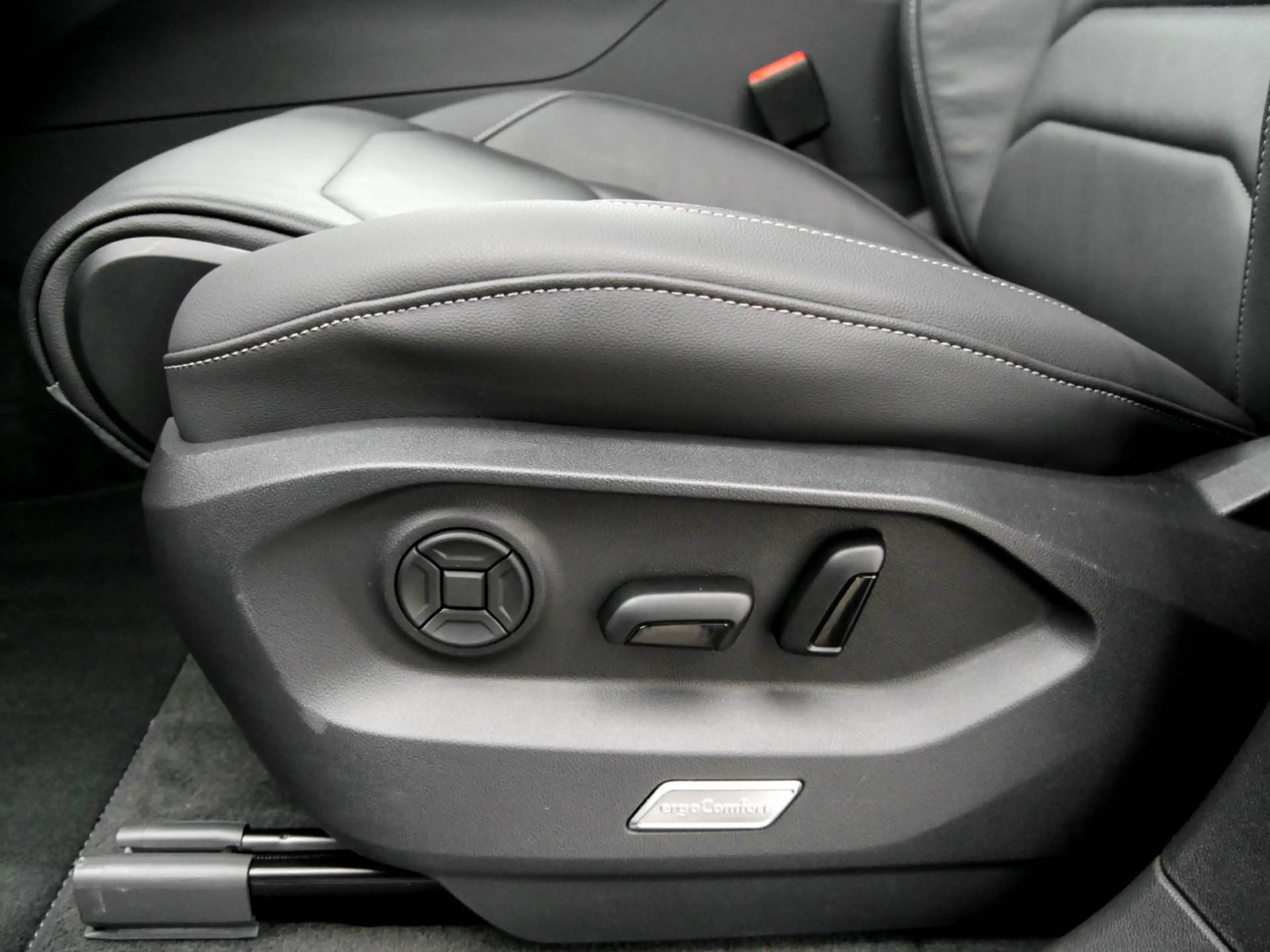 Volkswagen Touareg V6 R-LINE AHK CAM ACC LM19 eKLAPPE NAVI — photo 15