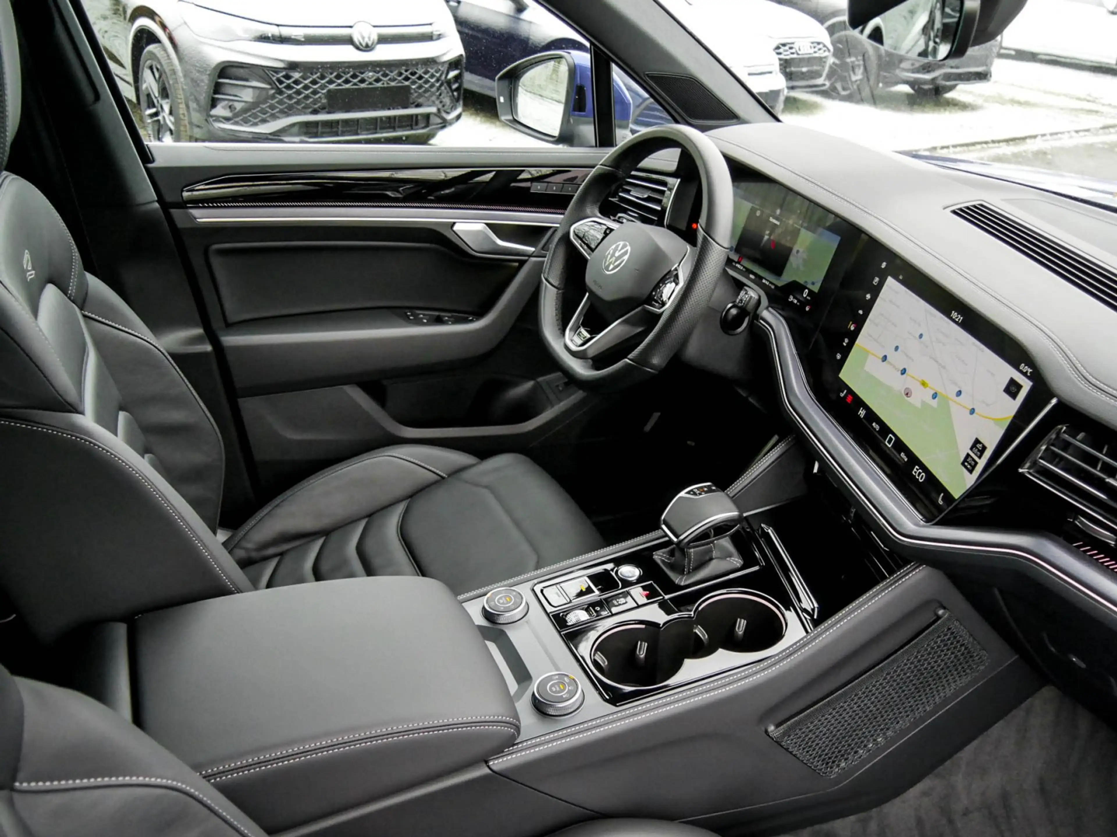 Volkswagen Touareg V6 R-LINE AHK CAM ACC LM19 eKLAPPE NAVI — photo 3