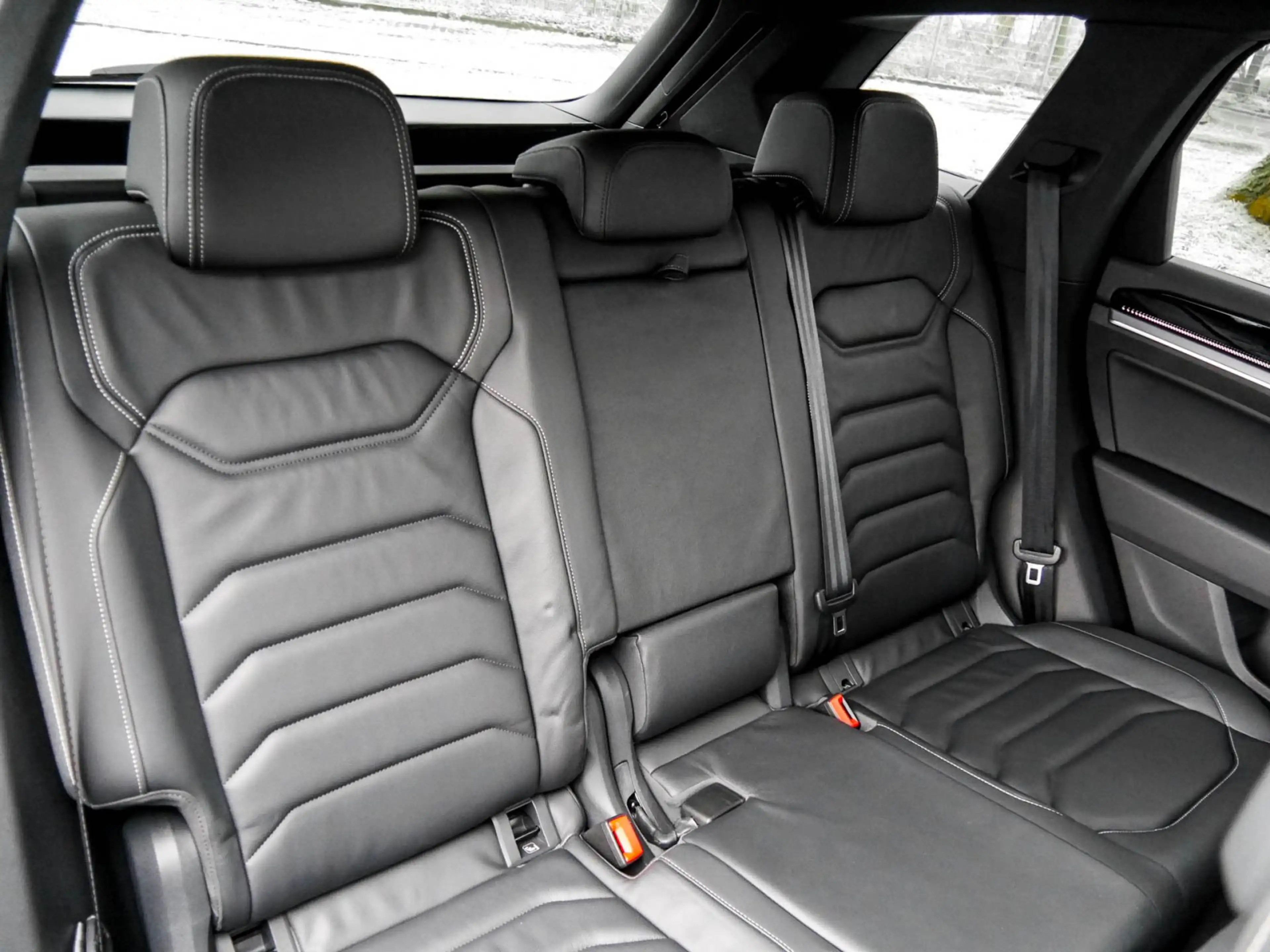 Volkswagen Touareg V6 R-LINE AHK CAM ACC LM19 eKLAPPE NAVI — photo 5
