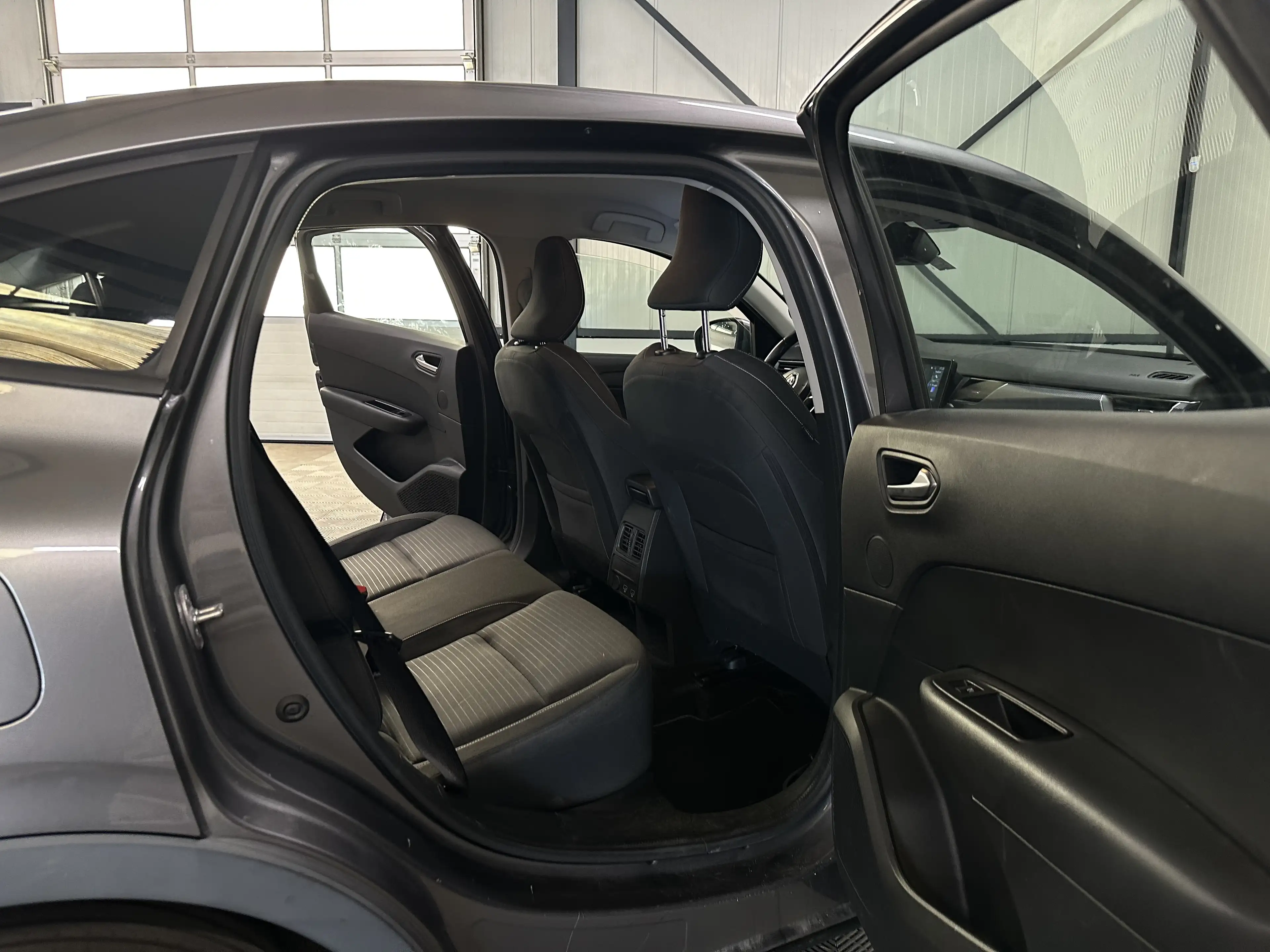 Renault Arkana 1.6 E-Tech Hybrid 145 Zen | Navi | Camera — photo 5