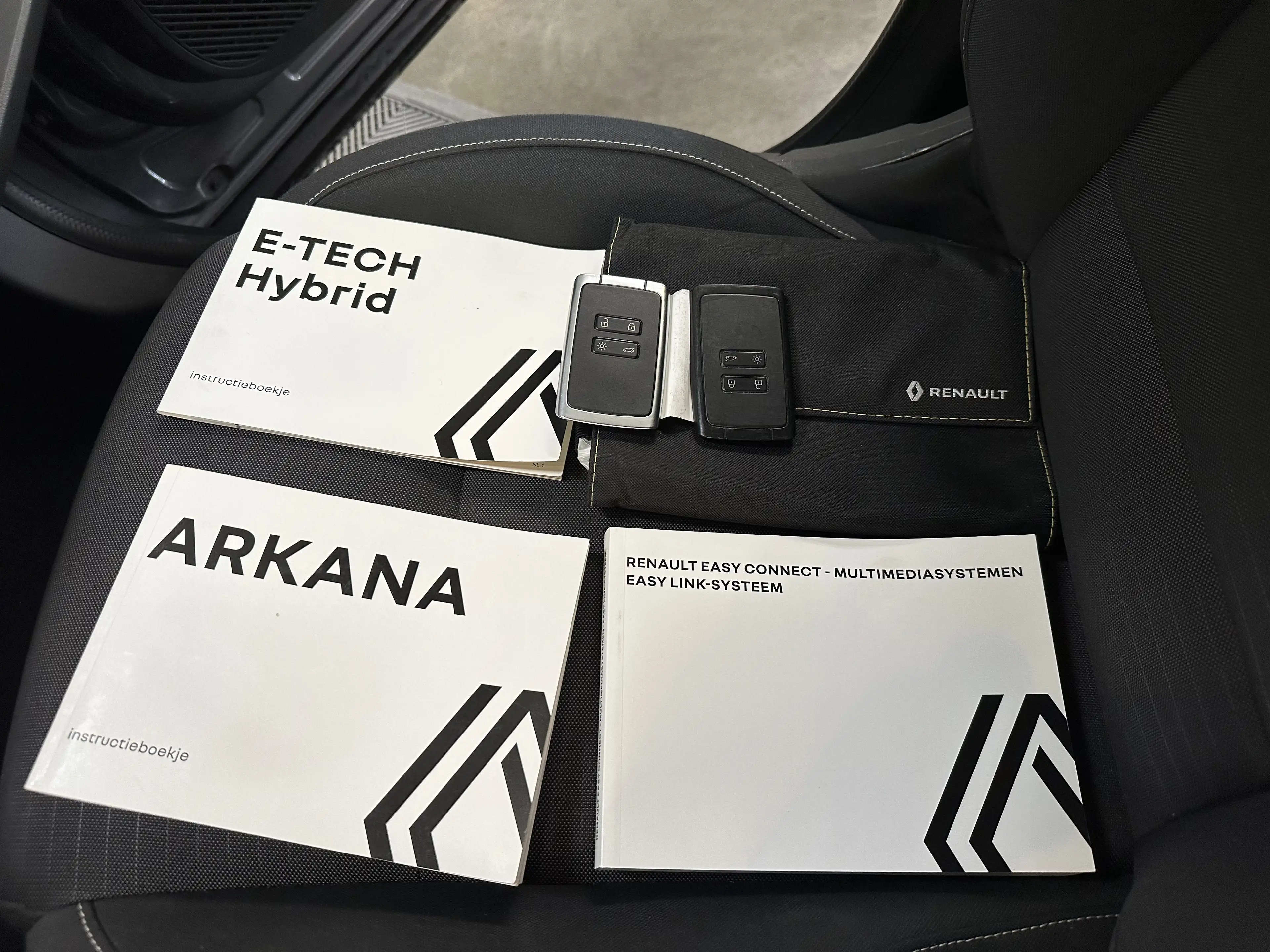 Renault Arkana 1.6 E-Tech Hybrid 145 Zen | Navi | Camera — photo 20