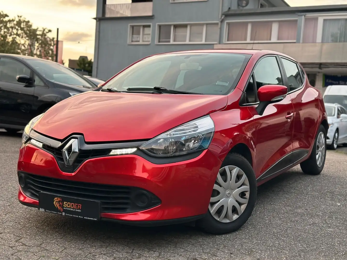 Renault Clio IV Expression*1.HAND*122TKM*8-FACHBEREIFT Rojo - 1