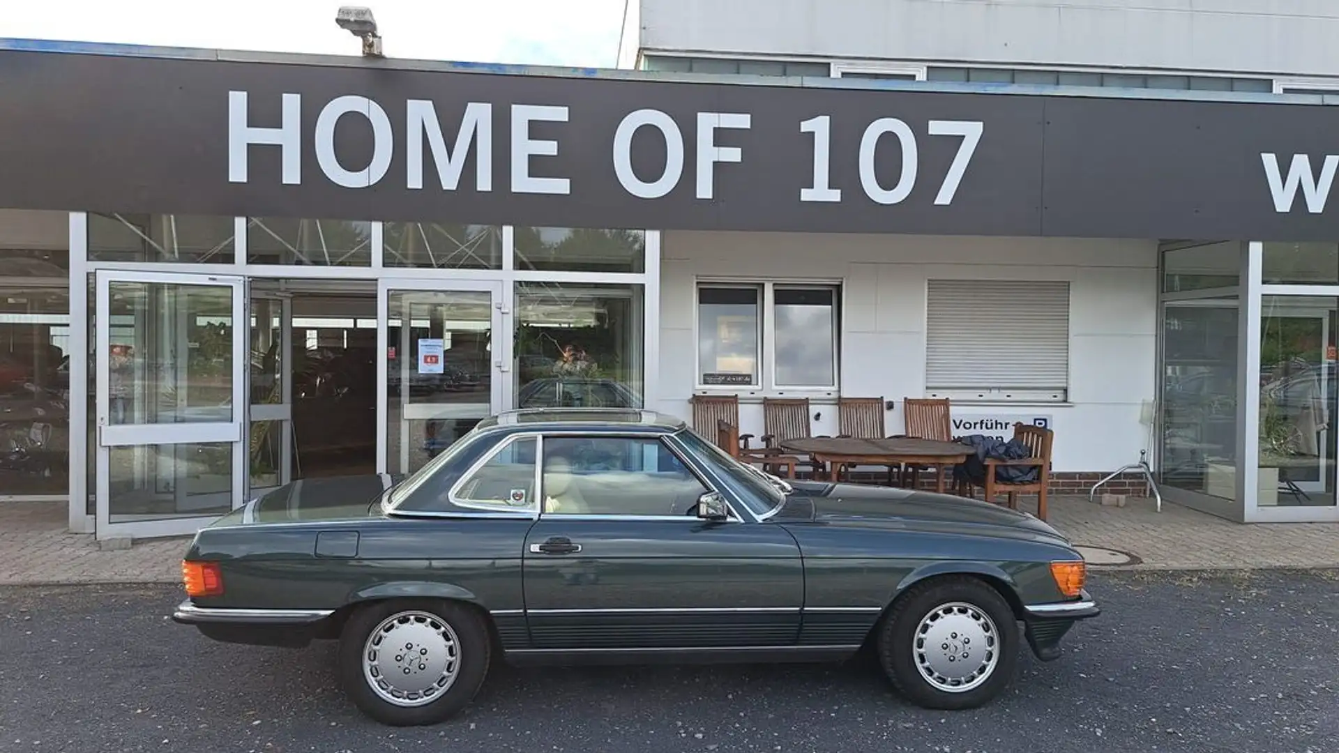 Mercedes-Benz SL 560 NUR 61.600km TOP Zustand Grün - 1