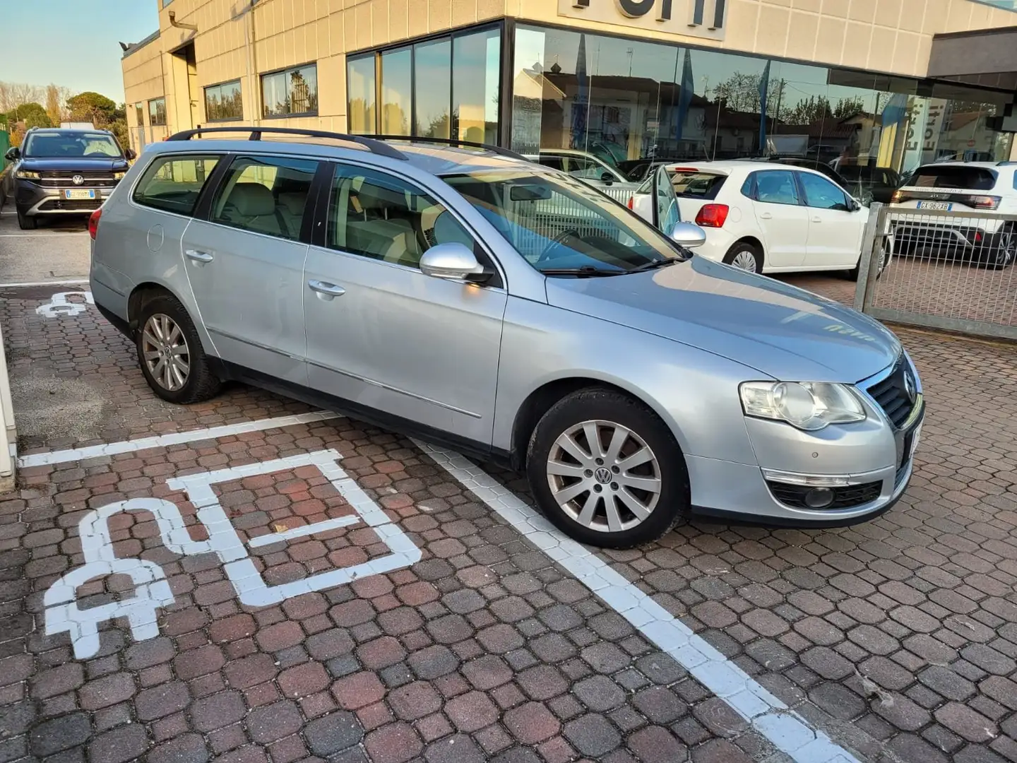 Volkswagen Passat Variant Passat VI 2005 Variant 1.4 tsi Comfortline ecofuel Argento - 2