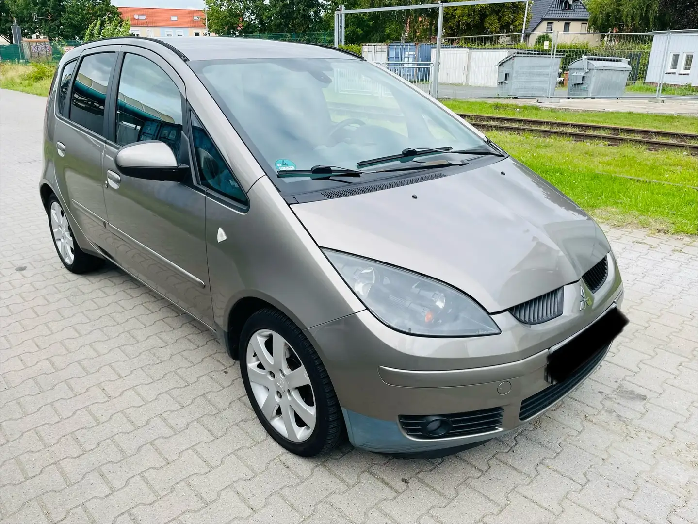Mitsubishi Colt 1.3 Top Tüv 10.2026 2.Hand Złoty - 1