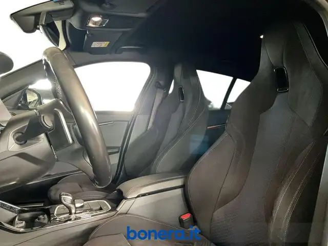 BMW 1 Series view 14