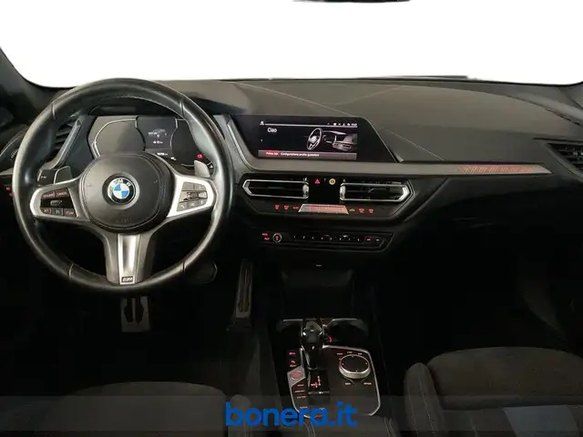 BMW 1 Series view 17