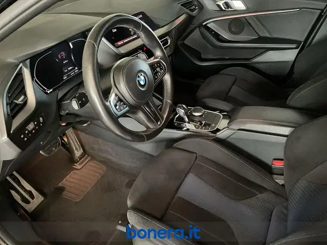 BMW 1 Series view 18