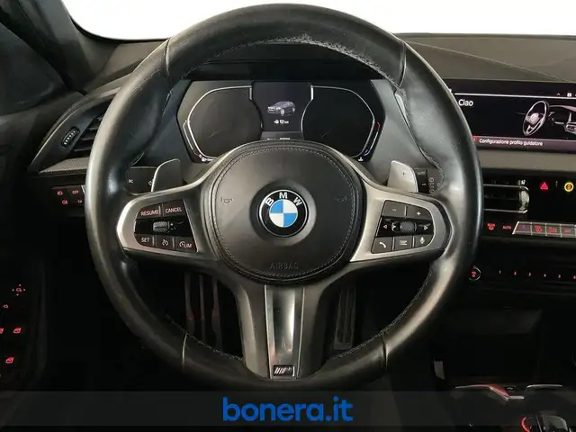 BMW 1 Series view 16