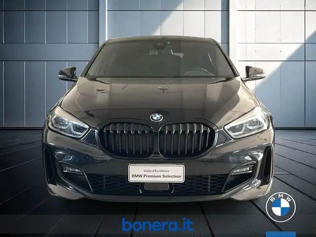 BMW 1 Series view 3