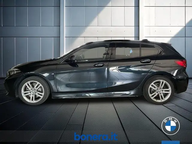 BMW 1 Series view 9