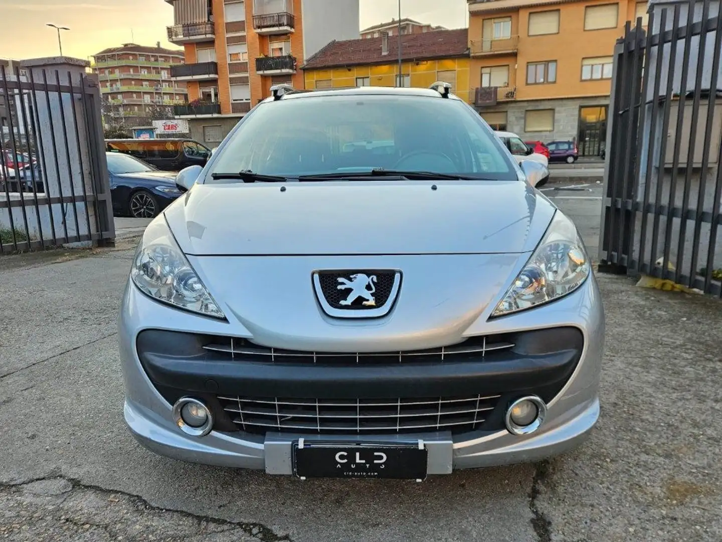Peugeot 207 1.6 HDi 90CV FAP SW Grigio - 2