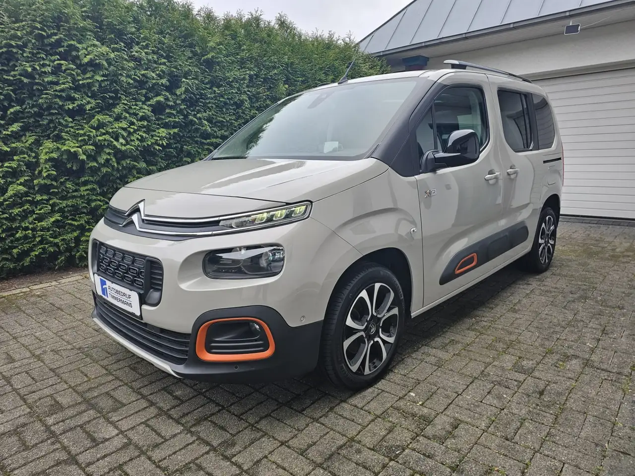 Citroen Berlingo 1.2 PureTech Shine Automaat — миниатюра 1