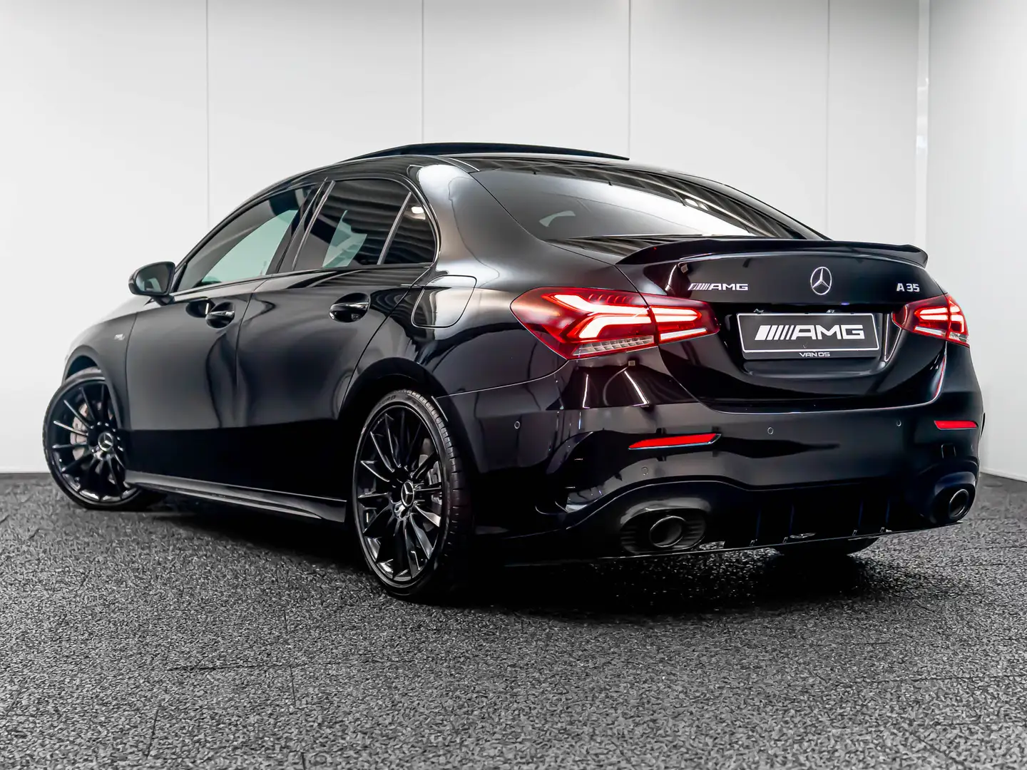 Mercedes-Benz A 35 AMG 4MATIC Aero pakket | Performance stoelen Zwart - 2