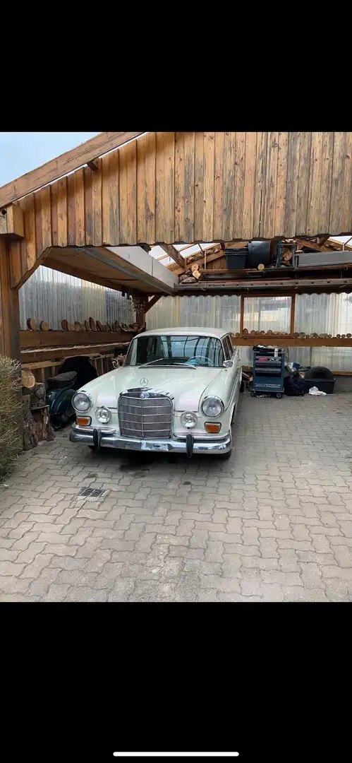 Mercedes-Benz 200 Mercedes W110 Heckflosse Biały - 1