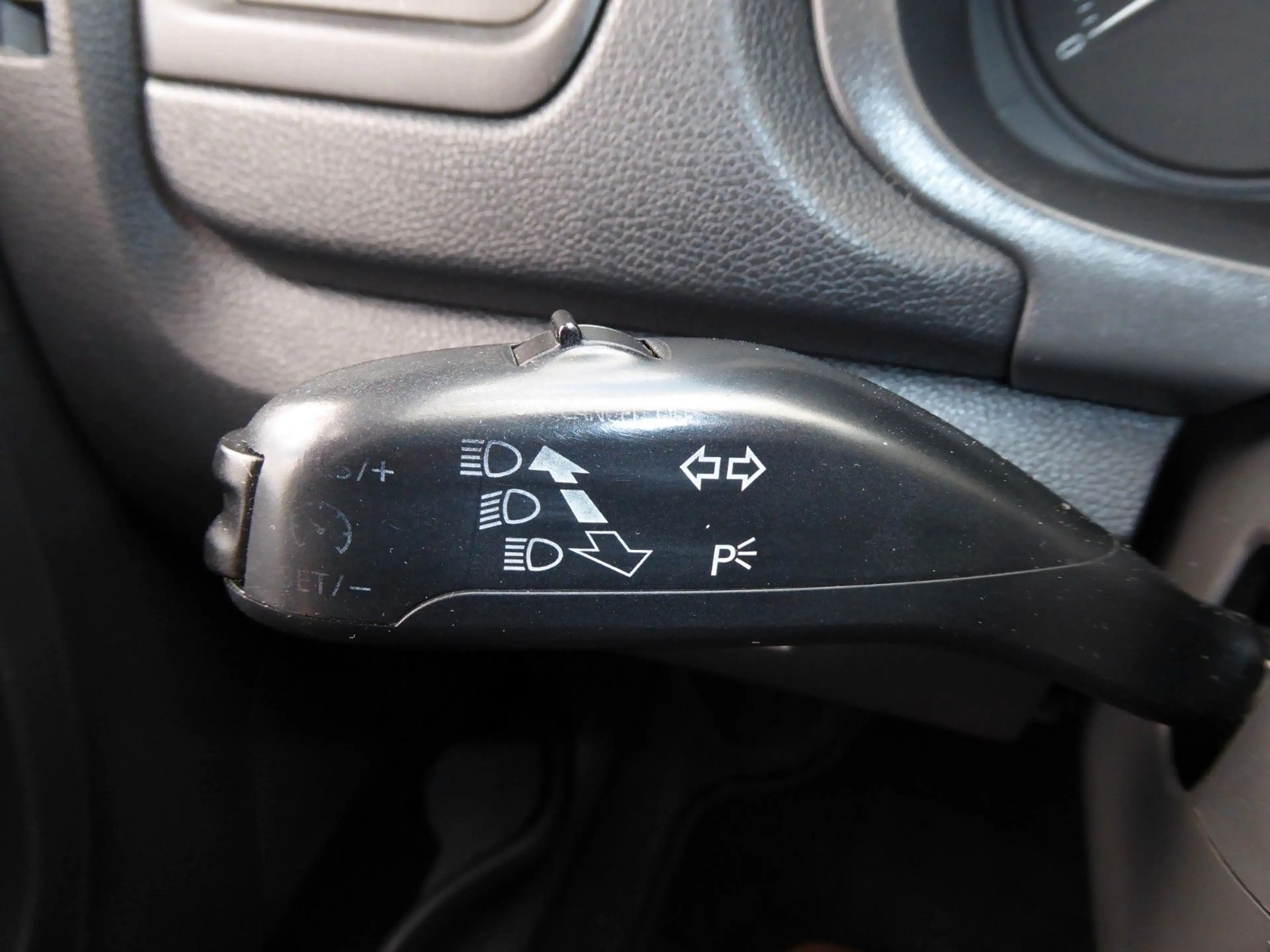 Skoda Roomster Praktik TDi Klima/Winterräder/Tempomat — photo 26