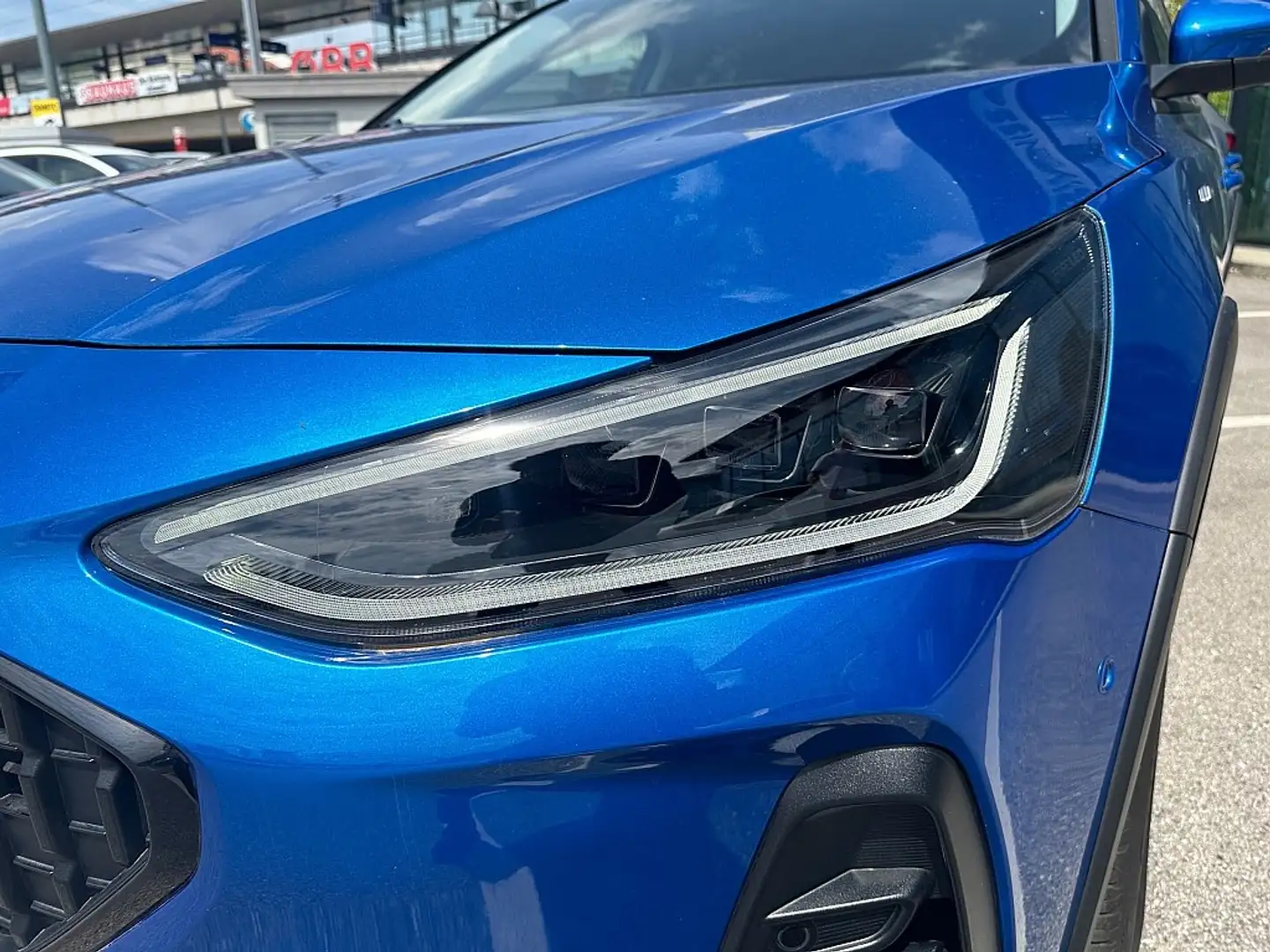 Ford Focus 1.0l EcoB. mHEV 92kW Active X Blau - 2