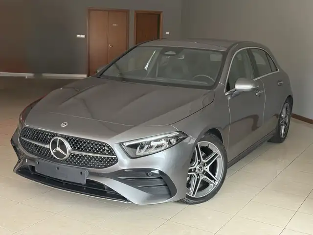 Mercedes-Benz A 200 A 200 d AMG Line Premium auto
