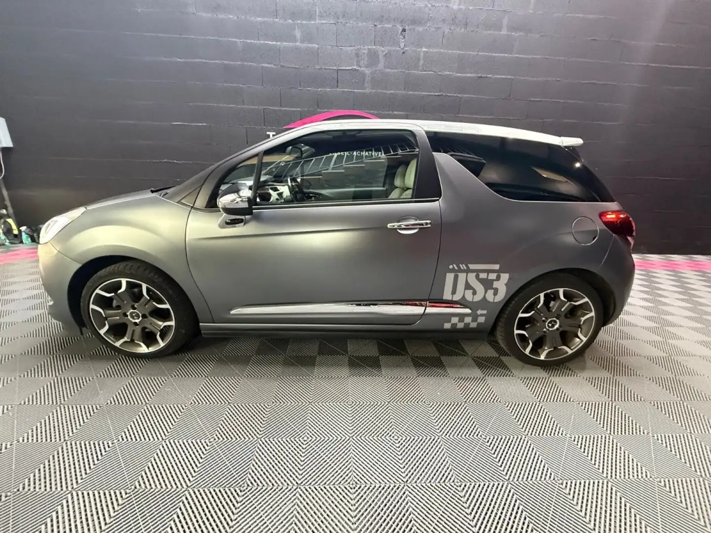 DS Automobiles DS 3 DS3 1.6 THP 155 ULTRA PRESTIGE Schwarz - 2