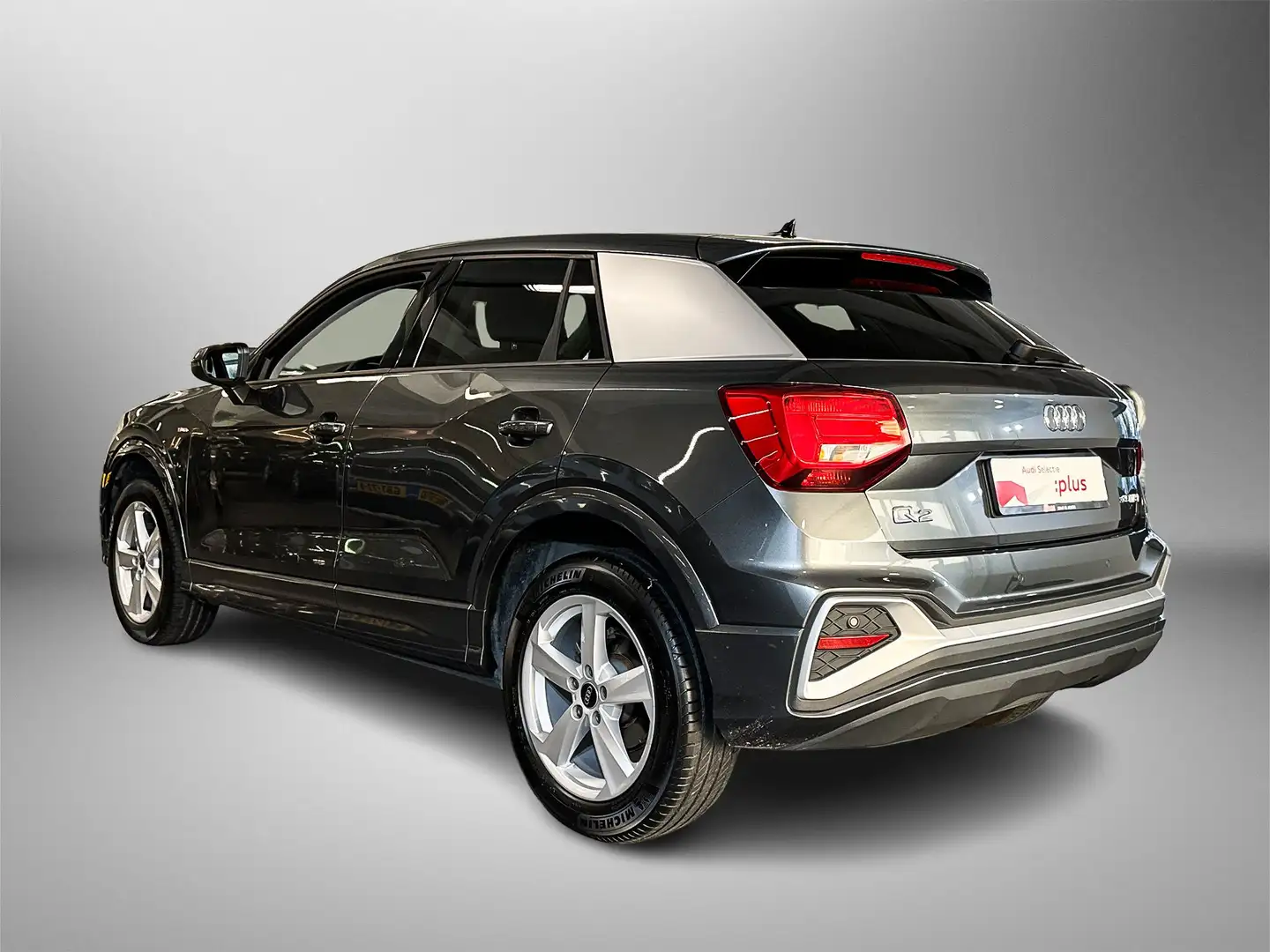 Audi Q2 35 TFSI 150pk s-tronic S-Line | Voorstoelen verwar Grijs - 2