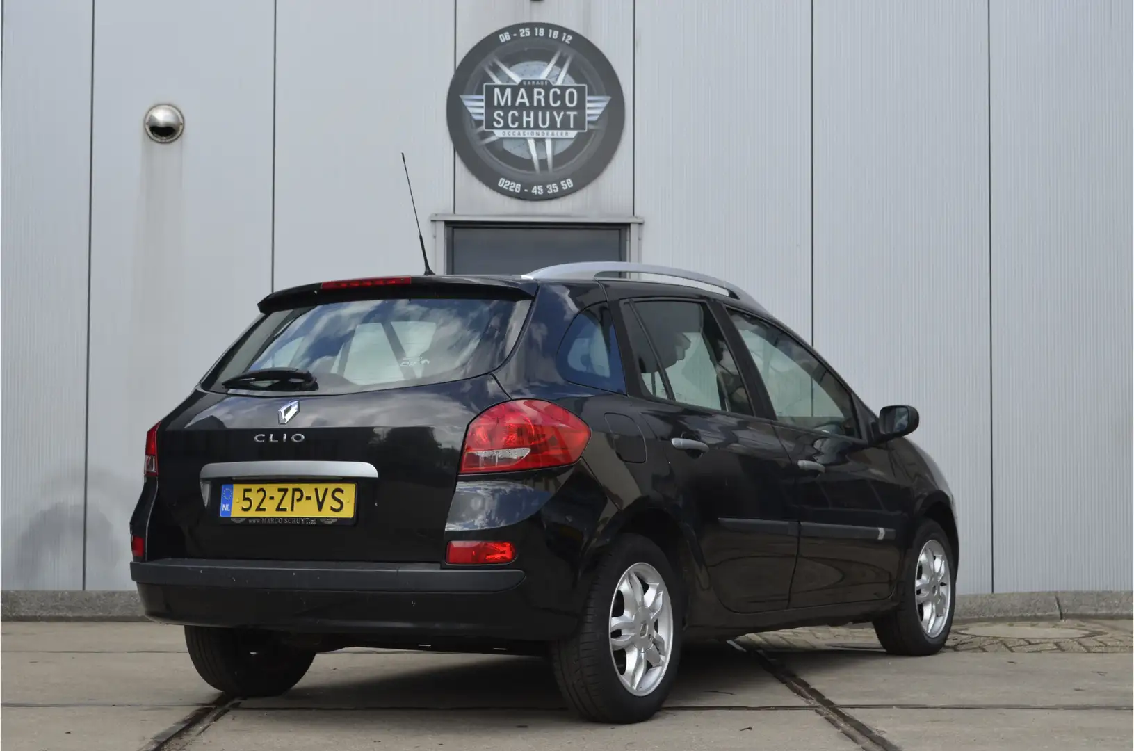 Renault Clio Estate 1.6-16V Corporate Sport AUTOMAAT Zwart - 2