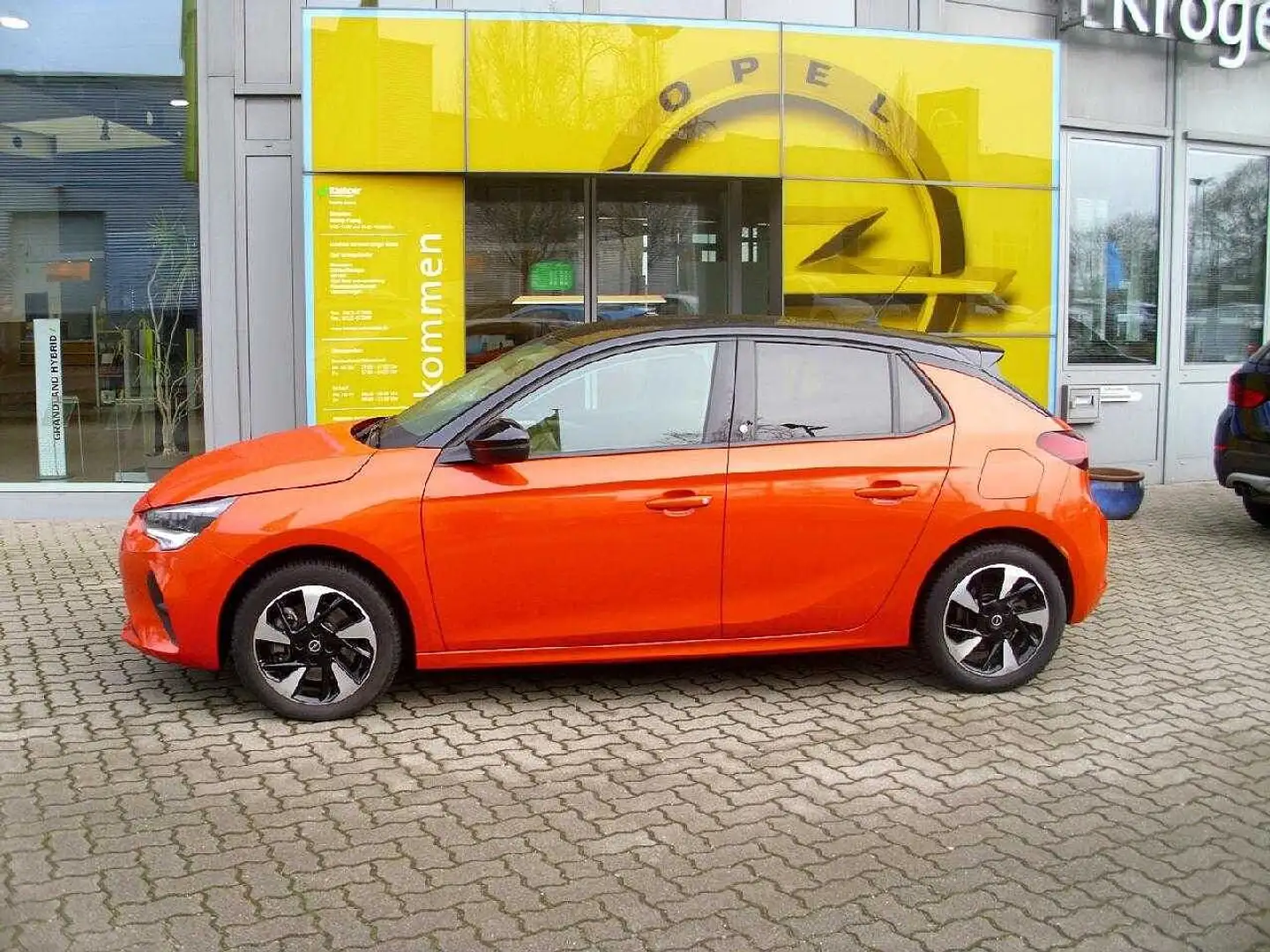 Opel Corsa F e Edition Orange - 2