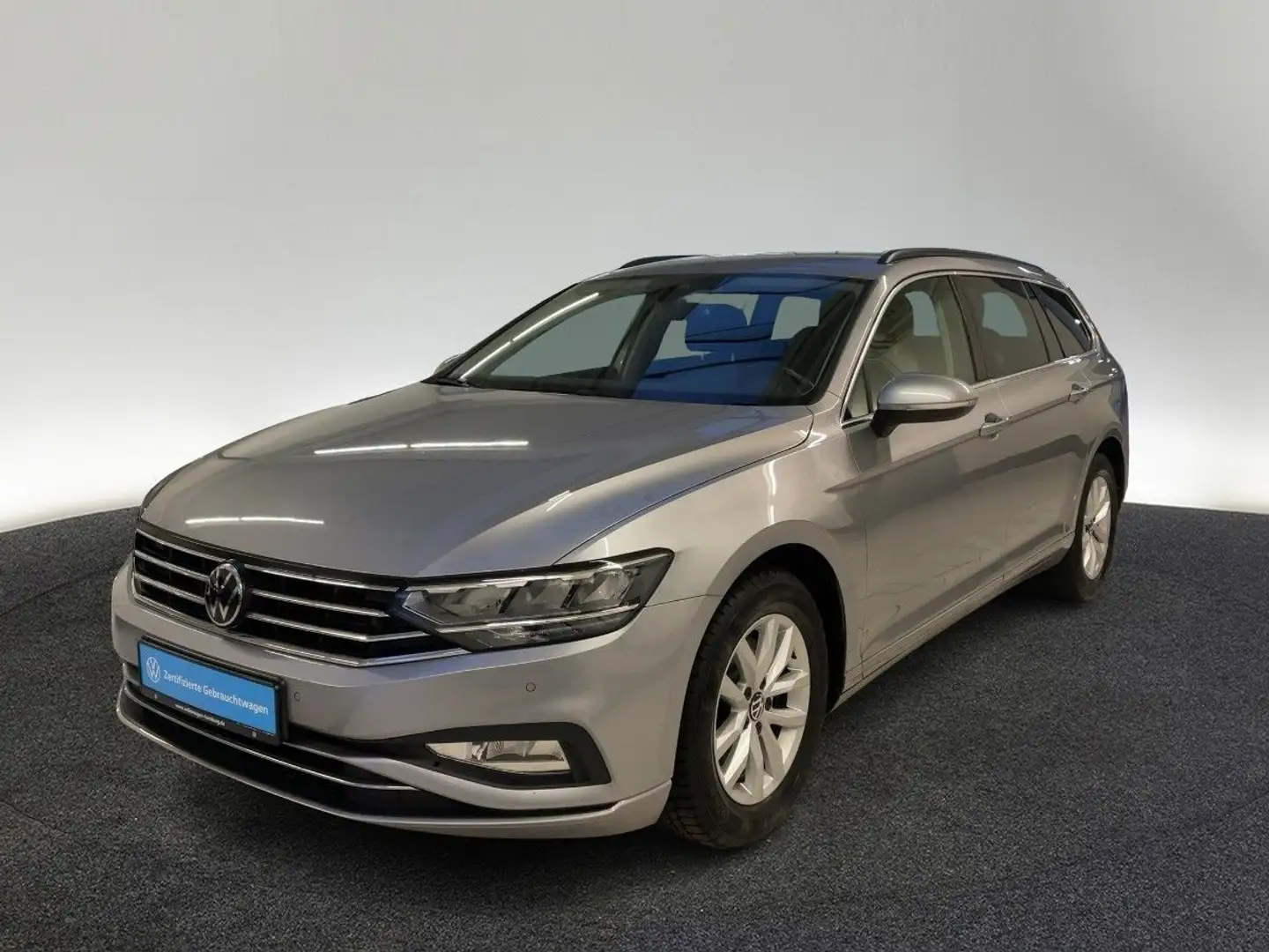 Volkswagen Passat Variant 1.5 TSI Business DSG Navi AHK LED Silber - 2