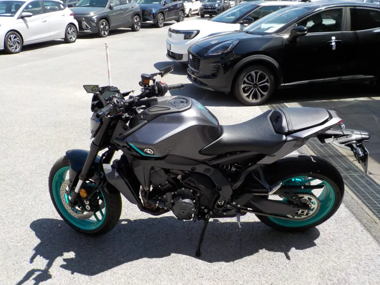 Yamaha MT-09 Anno 2025 Grigio - 1