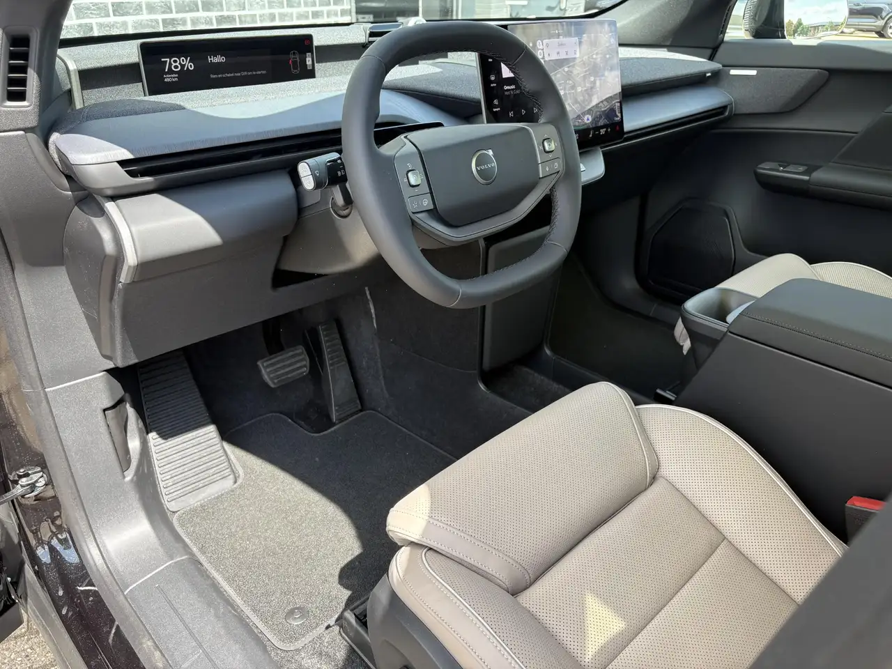 Volvo EX60 2026