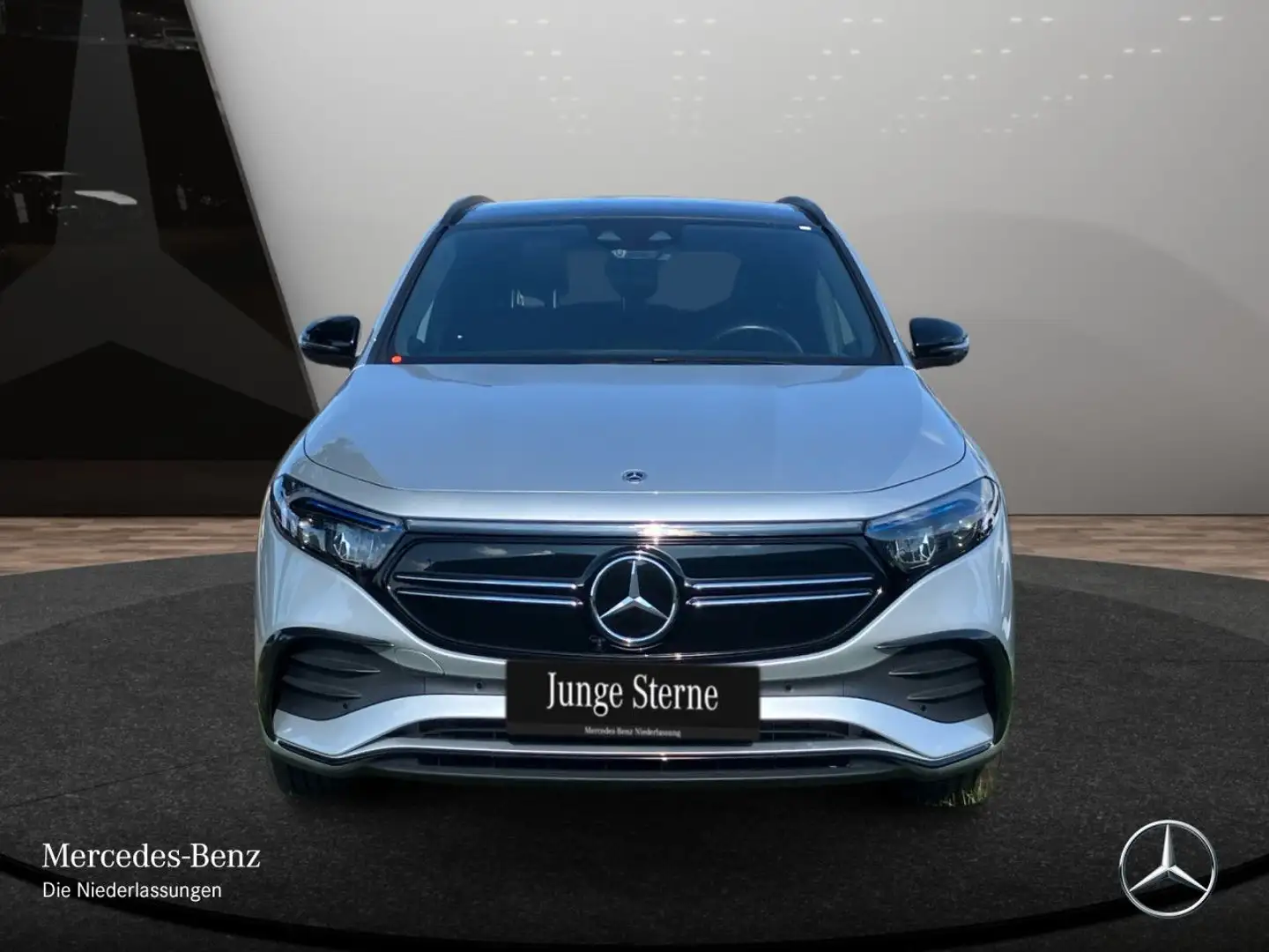 Mercedes-Benz EQA 350 4M AMG+NIGHT+19"+ADVANCED+AHK+PANO+360+EDW Серебристый - 2