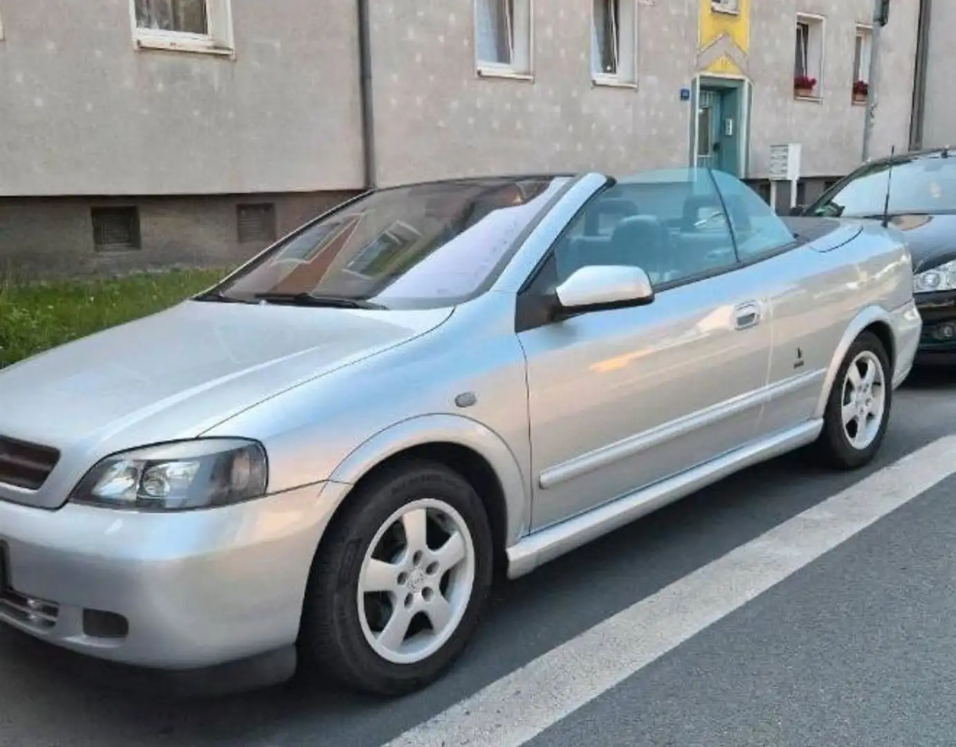 Opel Astra Cabrio 2.2 16V - 1