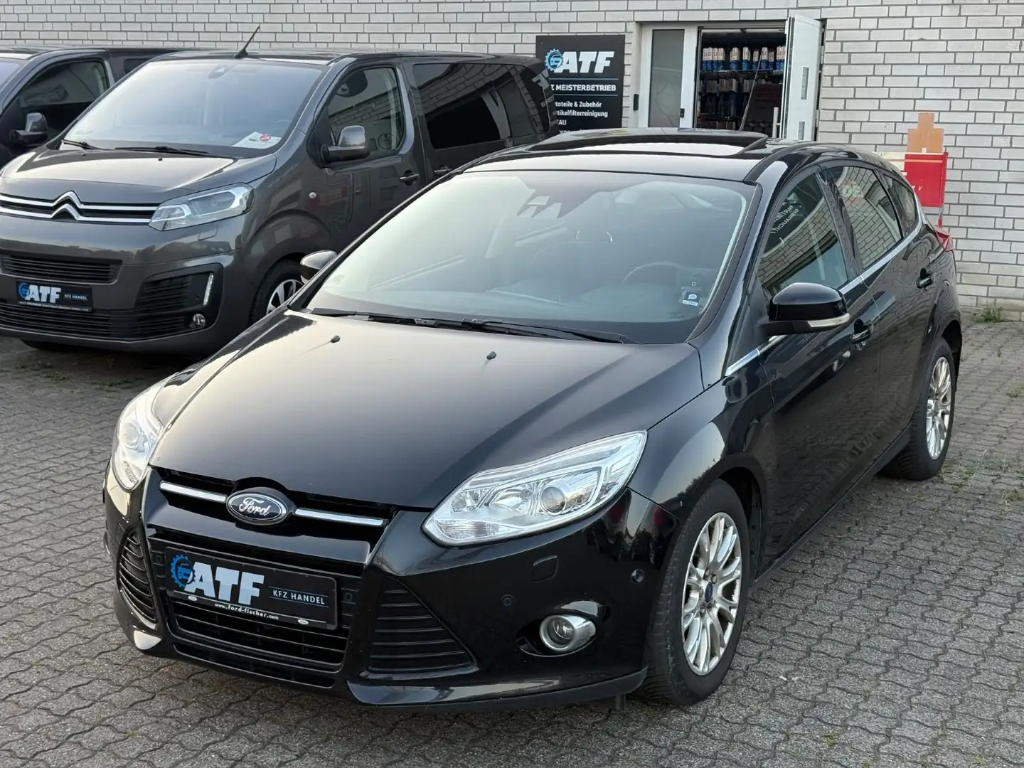 Ford Focus Lim. Titanium 2,0 TDCI 163PS Schwarz - 2