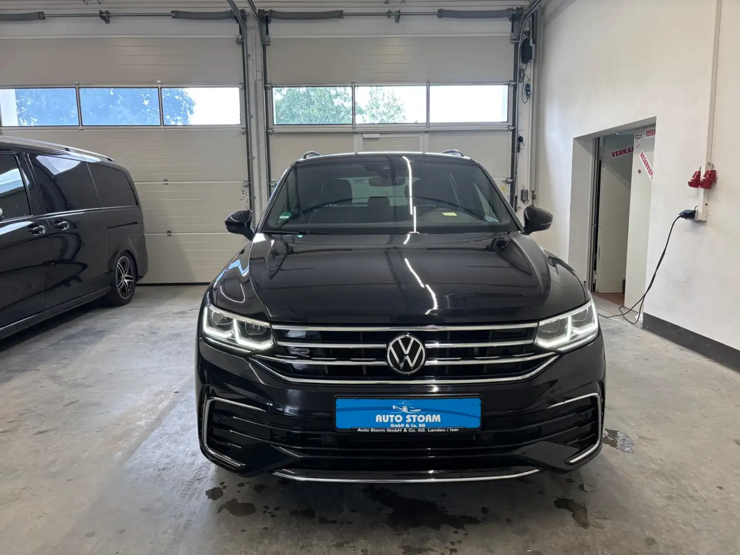Volkswagen Tiguan 2.0 TDI R-Line*ACC*MATRIX*SpurH* LED+Navi+ Schwarz - 2